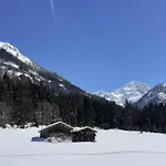 بيت ضيافة 4 Mountains