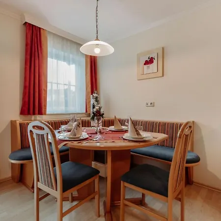 4 Mountains Guest house Kleinarl