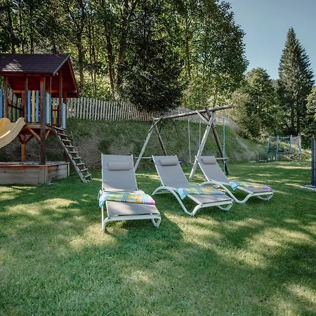 4 Mountains بيت ضيافة كلينارل