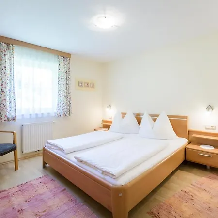 بيت ضيافة 4 Mountains كلينارل