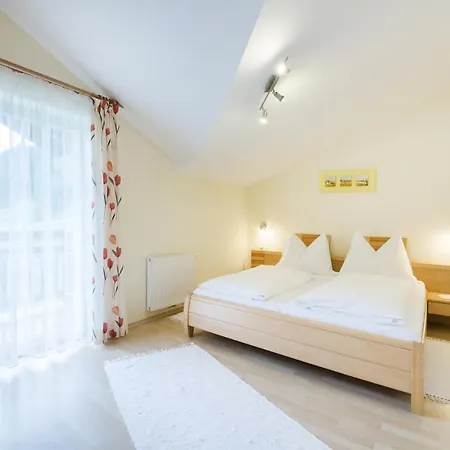 4 Mountains Guest house Kleinarl